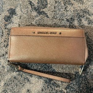 Rose Gold Michael Kors Wristlet